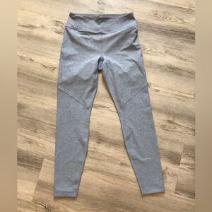 Outdoor Voices Move Free Leggings Size Small